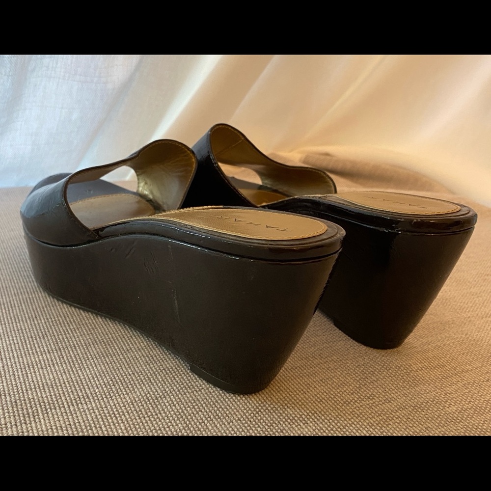 Barley Worn, slide sandals, side 9 excellent condition
